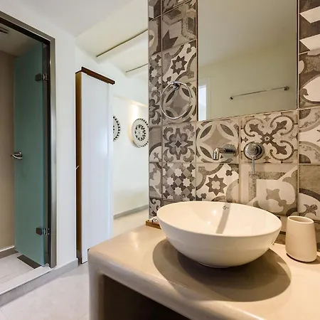 Vammos Luxury Residences *